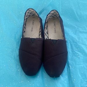 Size 9.5 black canvas TOMS